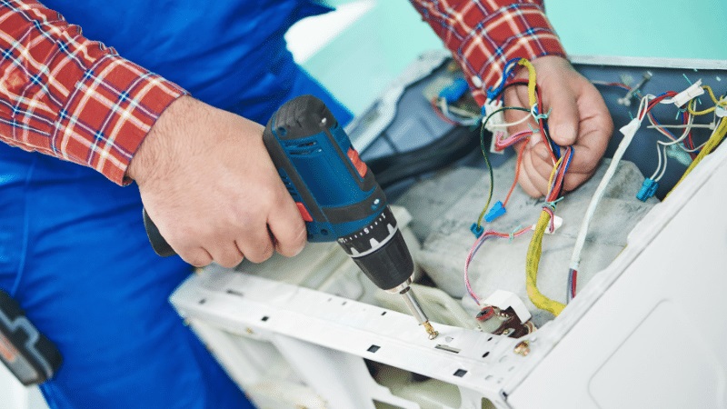 Söğütlü Termodinamik Termodinamik çamaşır makinesi kart tamiri – Su almama arızası orijinal parça ile giderildi. - Teknik servis örneği